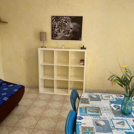 Charming Studio With Balcony Near The *