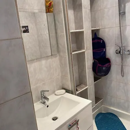 Charming Studio With Balcony Near The