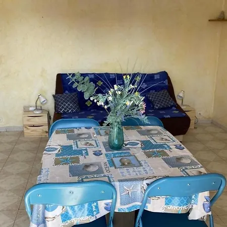 Charming Studio With Balcony Near The * Αντίμπ