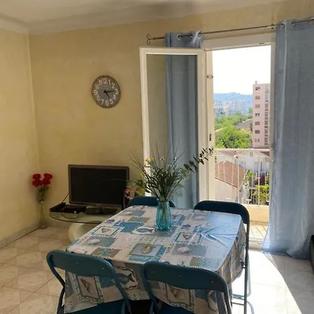 Charming Studio With Balcony Near The Appartamento *